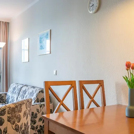 Gemuetliche Mit Balkon Und Badewanne In Apartment
